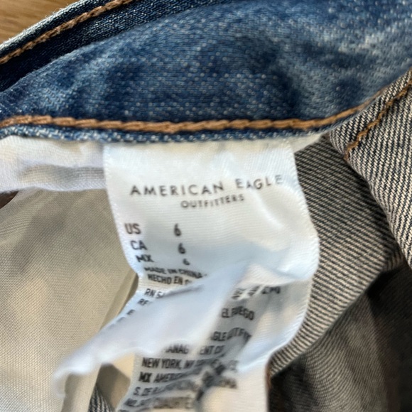 American Eagle 90’s boyfriend short - Picture 2 of 3